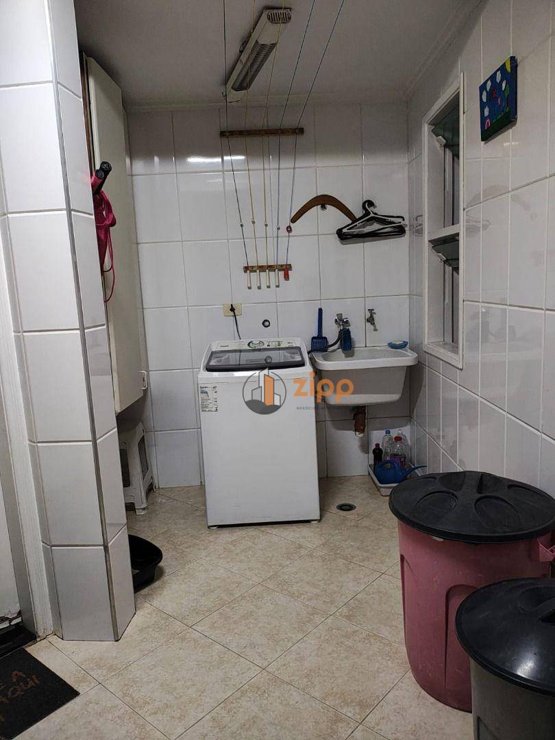 Sobrado à venda com 3 quartos, 200m² - Foto 51