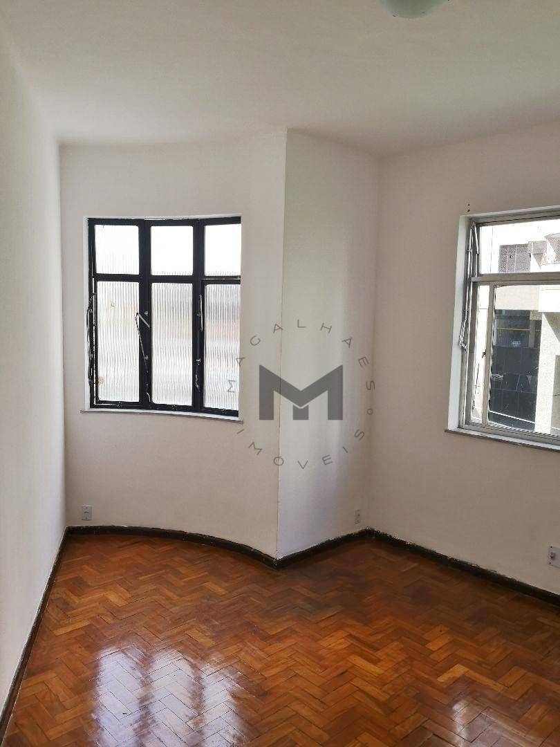 Apartamento à venda com 3 quartos, 90m² - Foto 3