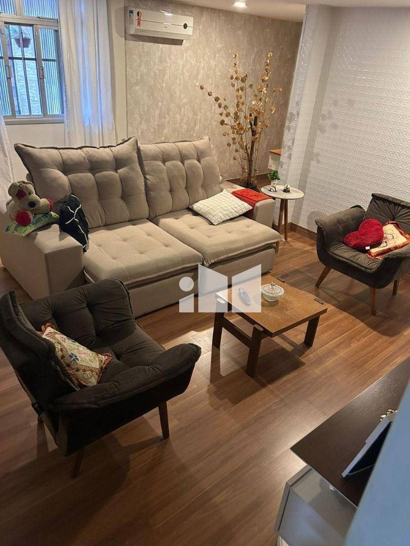 Casa de Condomínio à venda com 4 quartos, 214m² - Foto 1