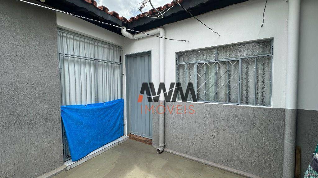 Casa à venda com 4 quartos, 380m² - Foto 32