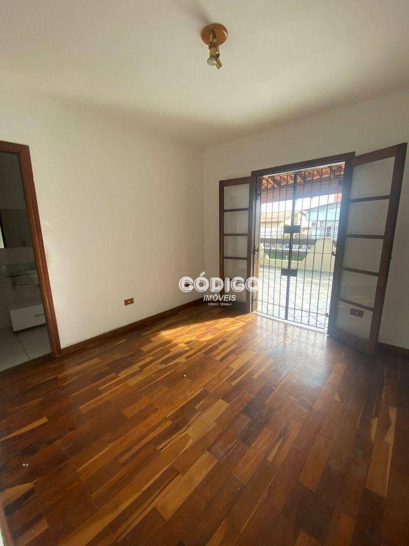 Sobrado para alugar com 3 quartos, 130m² - Foto 1