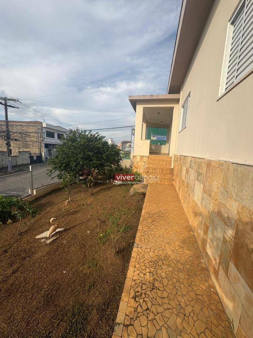 Casa para alugar com 4 quartos, 180m² - Foto 10