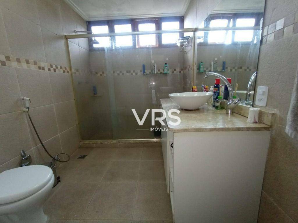 Casa à venda com 3 quartos, 224m² - Foto 17