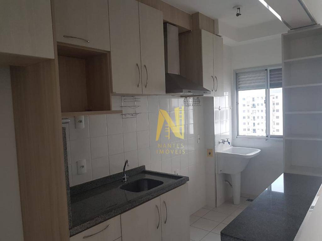 Apartamento para alugar com 3 quartos, 70m² - Foto 8