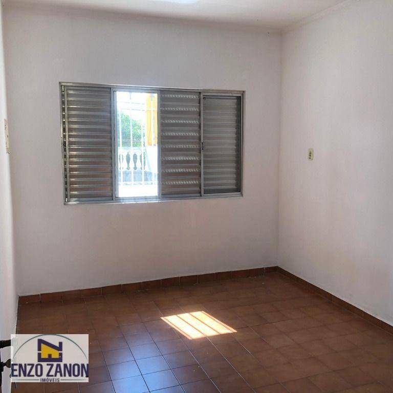 Casa para alugar com 3 quartos, 226m² - Foto 13