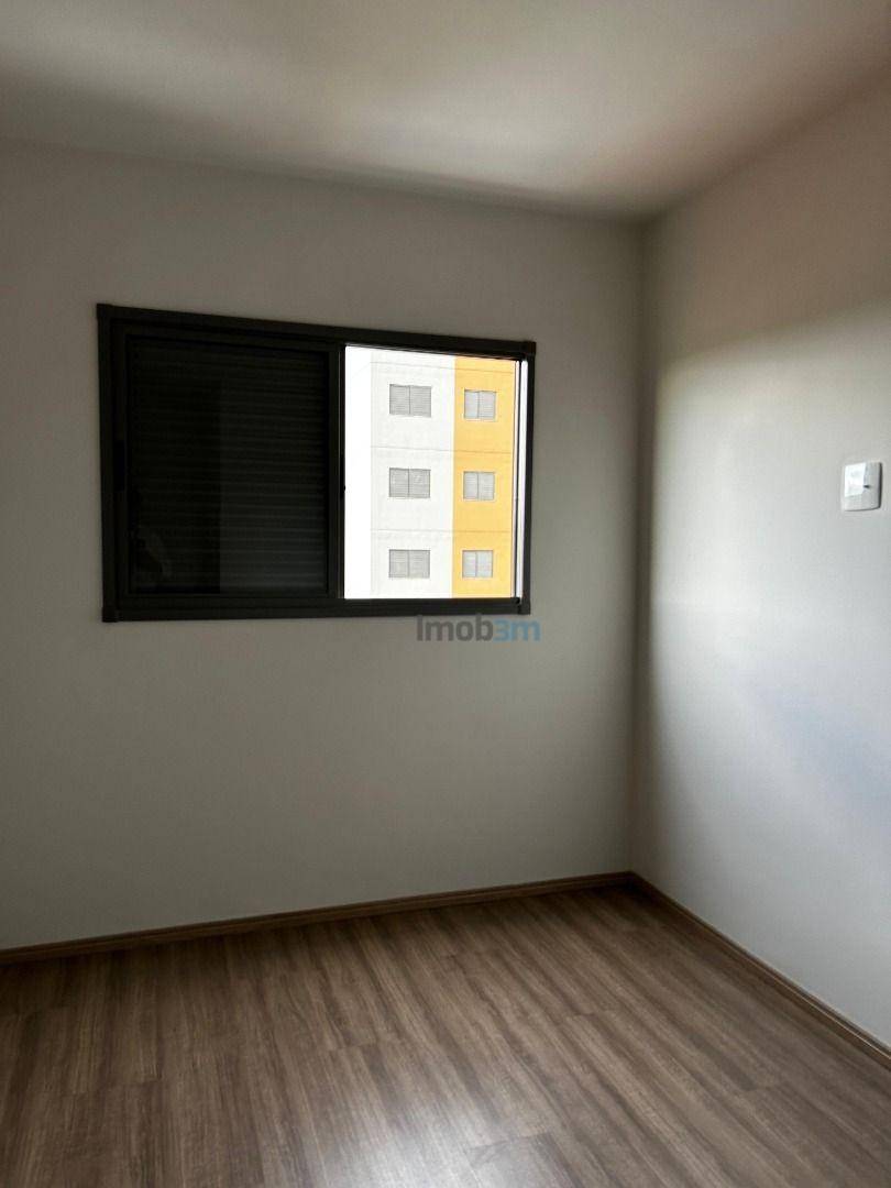 Apartamento à venda com 2 quartos, 64m² - Foto 4