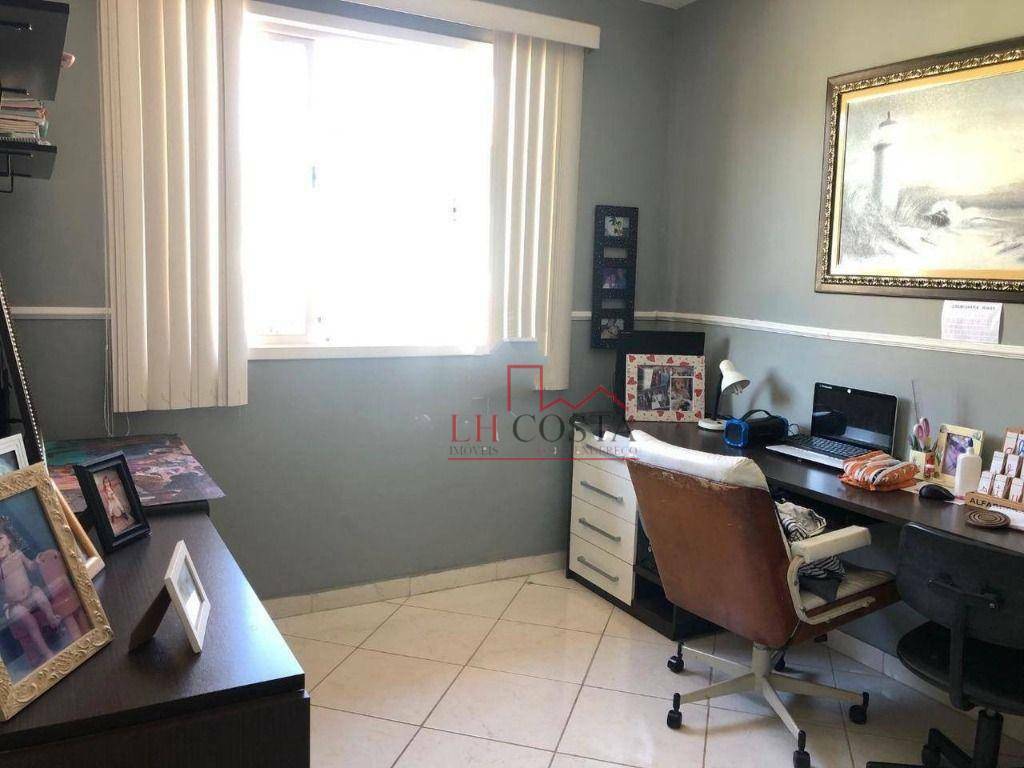 Casa de Condomínio à venda com 5 quartos, 274m² - Foto 19