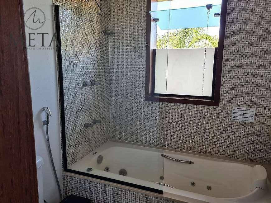 Casa de Condomínio à venda e aluguel com 5 quartos, 302m² - Foto 17