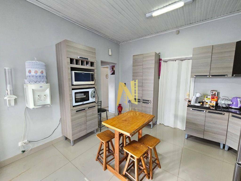 Casa à venda com 3 quartos, 200m² - Foto 7