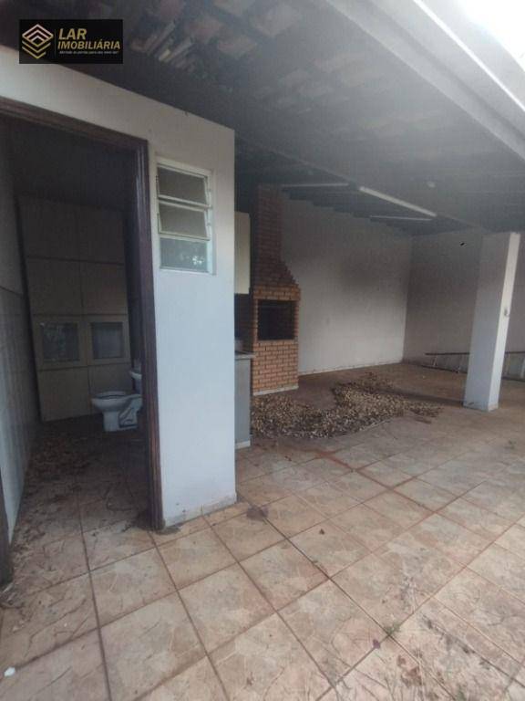 Casa à venda com 3 quartos, 231m² - Foto 5