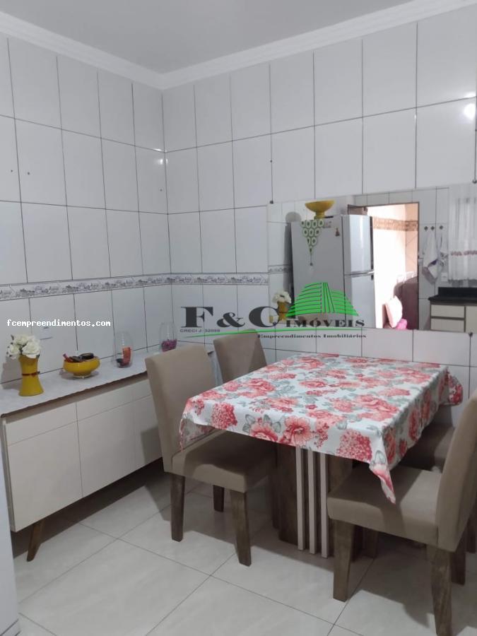 Casa à venda com 3 quartos, 140m² - Foto 2