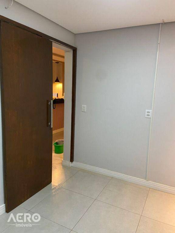 Apartamento à venda com 2 quartos, 70m² - Foto 47
