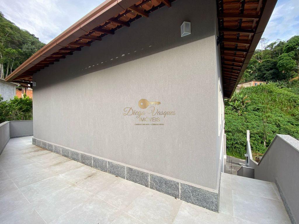 Casa à venda com 2 quartos, 80m² - Foto 2