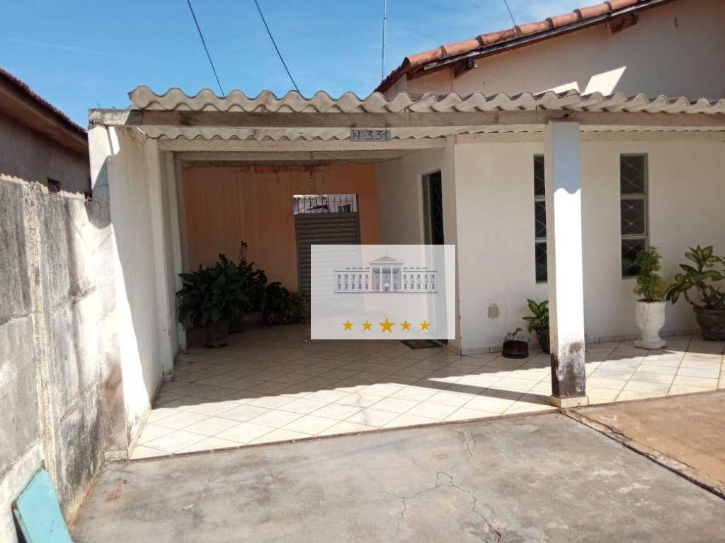 Casa à venda com 3 quartos, 220m² - Foto 2