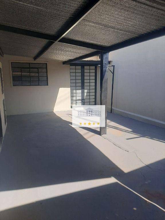 Casa à venda com 2 quartos, 129m² - Foto 1