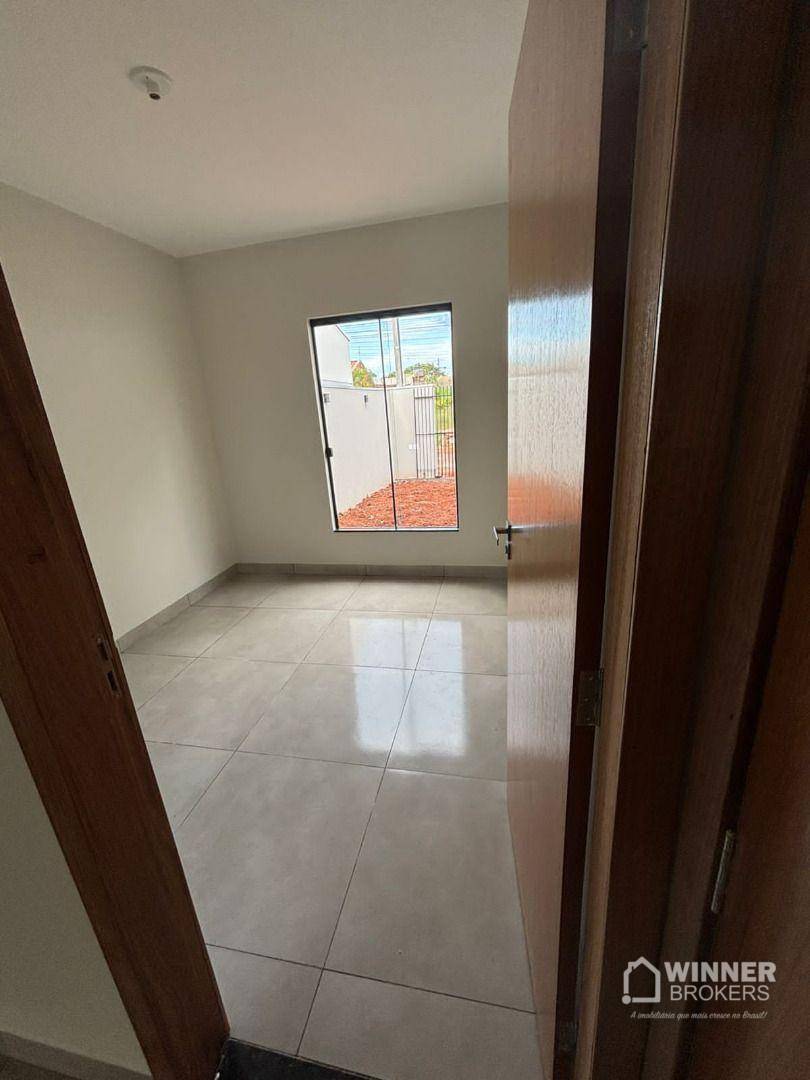 Casa à venda com 3 quartos, 70m² - Foto 12