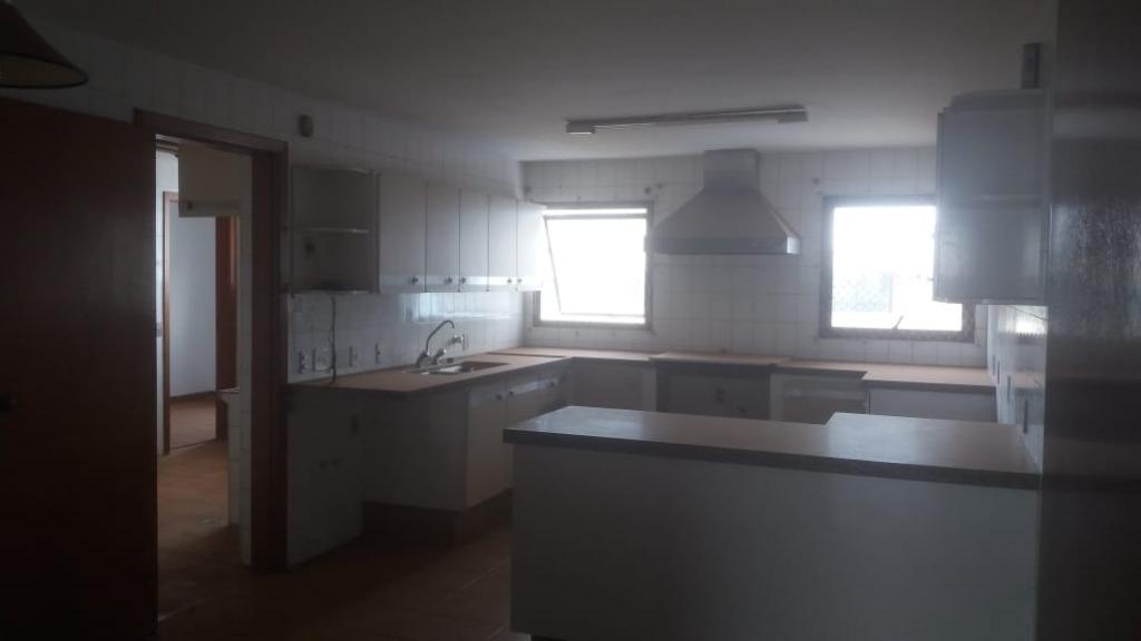 Apartamento para alugar com 4 quartos, 320m² - Foto 14