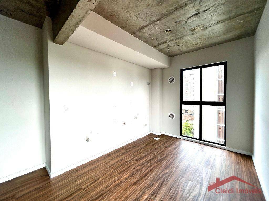 Apartamento à venda com 1 quarto, 38m² - Foto 12