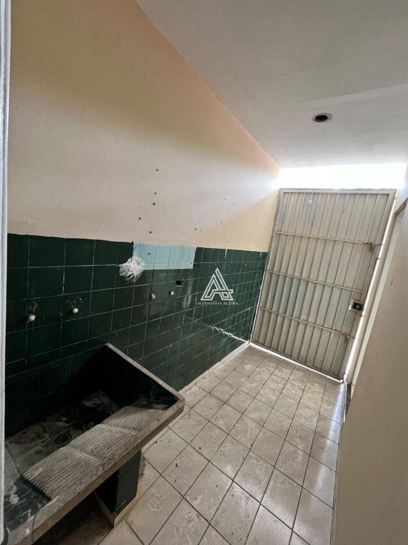 Sobrado à venda com 3 quartos, 250m² - Foto 59