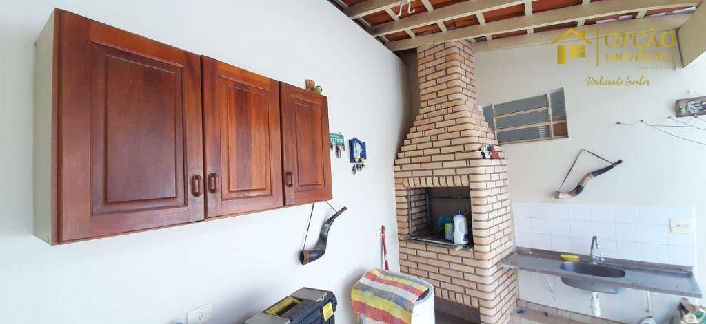 Casa à venda e aluguel com 3 quartos, 208m² - Foto 13