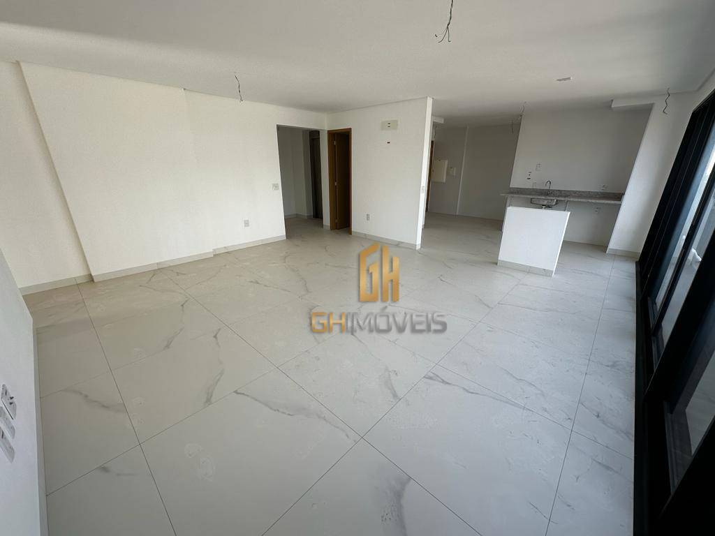 Apartamento à venda com 3 quartos, 139m² - Foto 3