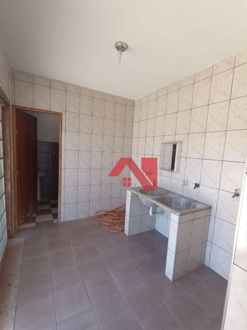 Casa à venda com 3 quartos, 85m² - Foto 13