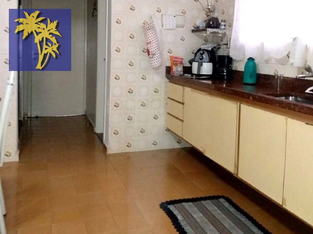 Sobrado à venda com 4 quartos, 180m² - Foto 4