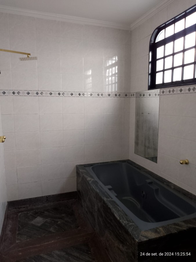 Casa à venda com 3 quartos, 300m² - Foto 13