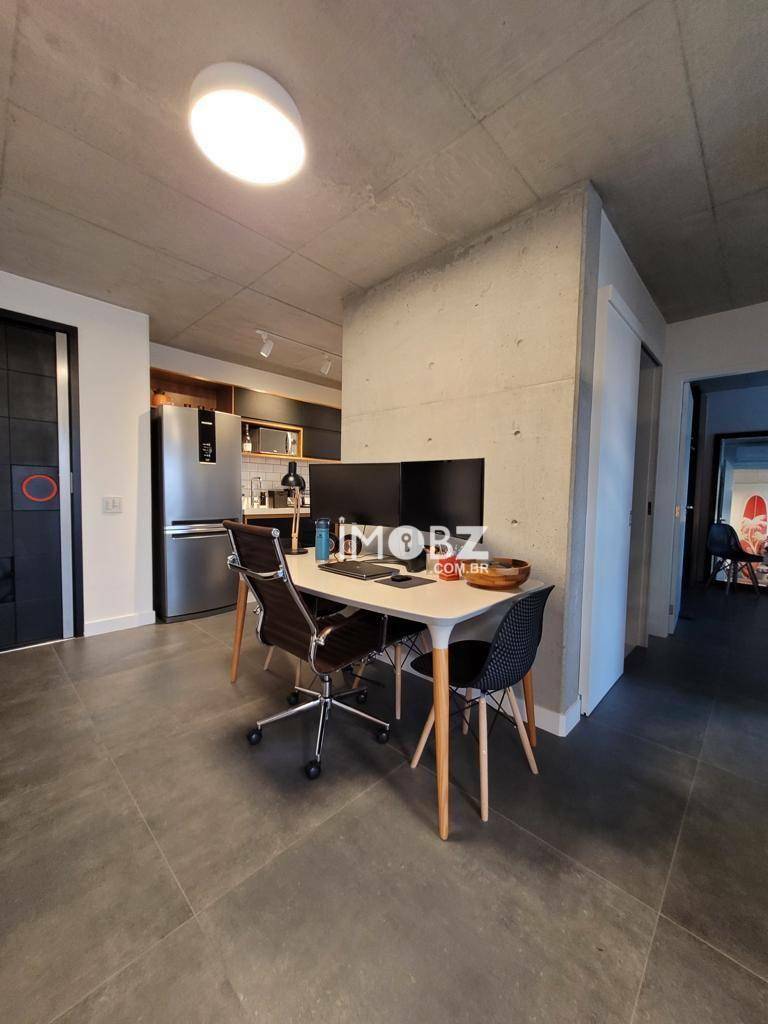 Apartamento à venda com 2 quartos, 70m² - Foto 7