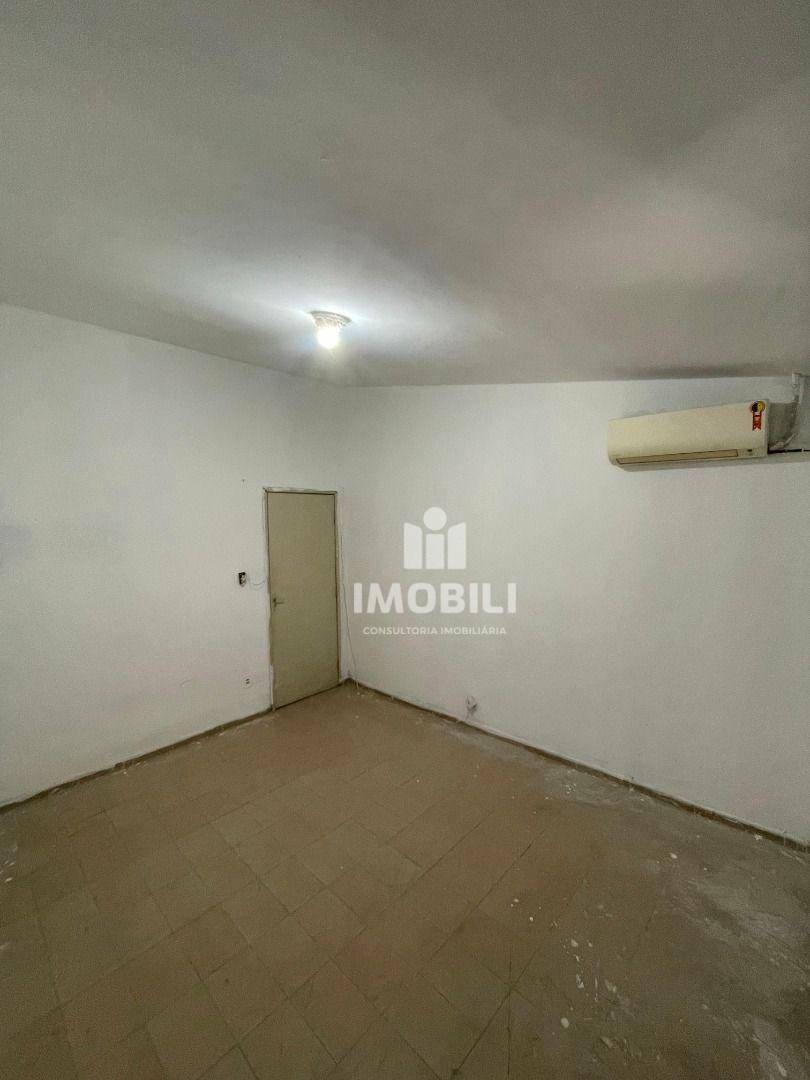 Casa à venda com 3 quartos, 130m² - Foto 3