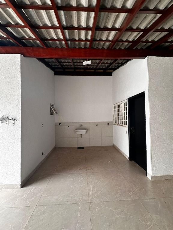 Casa à venda com 3 quartos, 271m² - Foto 17