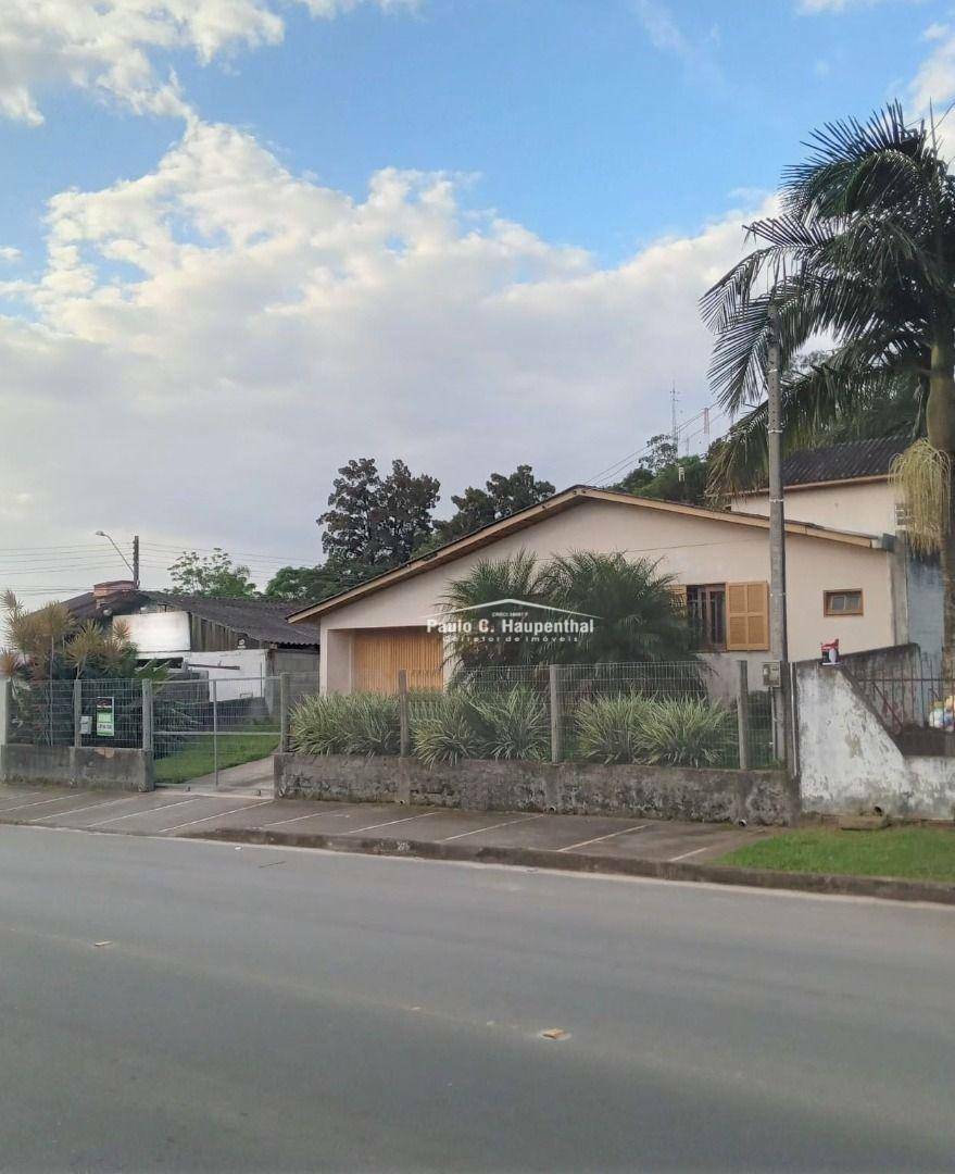 Casa à venda com 4 quartos, 220m² - Foto 2
