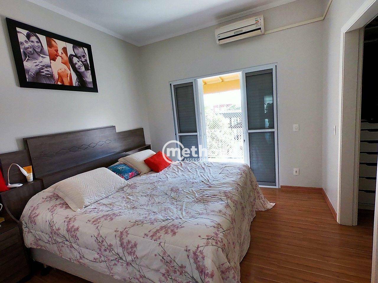 Casa de Condomínio à venda com 3 quartos, 305m² - Foto 19