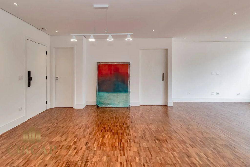 Apartamento à venda com 3 quartos, 300m² - Foto 1