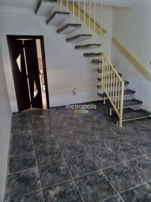 Sobrado para alugar com 3 quartos, 107m² - Foto 1