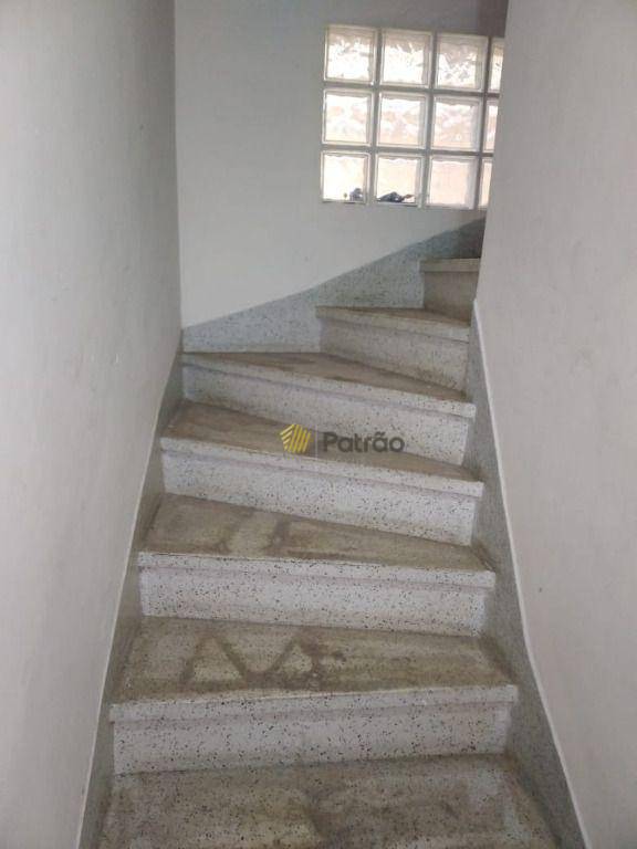 Sobrado à venda e aluguel com 3 quartos, 250m² - Foto 6