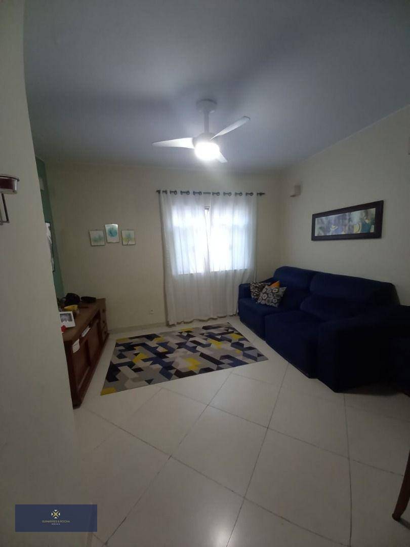 Casa à venda com 3 quartos, 65m² - Foto 1