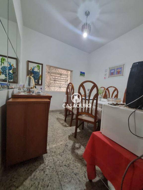 Casa à venda com 3 quartos, 250m² - Foto 5