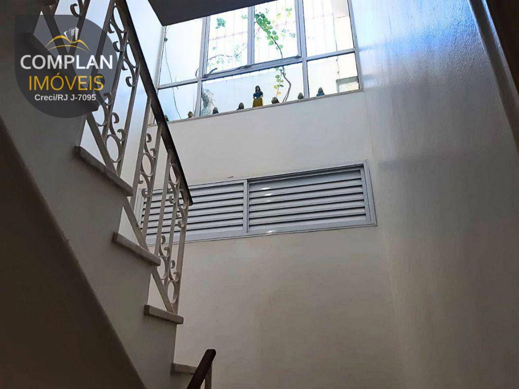 Casa de Condomínio à venda com 5 quartos, 238m² - Foto 44