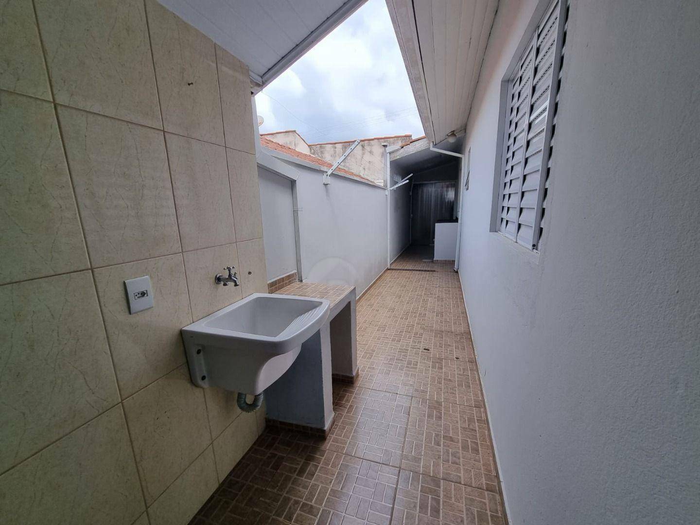 Casa à venda com 3 quartos, 90m² - Foto 12