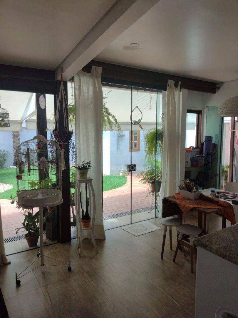 Casa à venda e aluguel com 3 quartos, 306m² - Foto 17