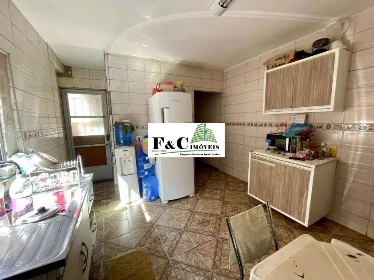 Casa à venda com 3 quartos, 140m² - Foto 1