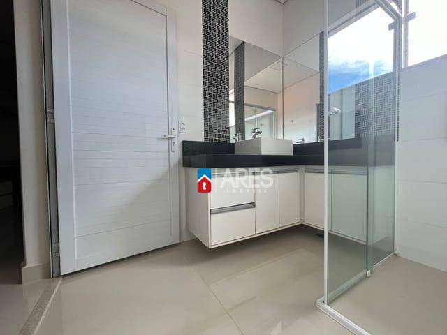 Casa à venda com 4 quartos, 301m² - Foto 28