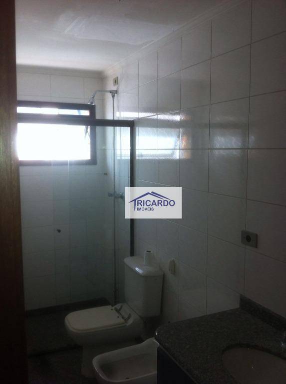 Apartamento à venda com 4 quartos, 190m² - Foto 2