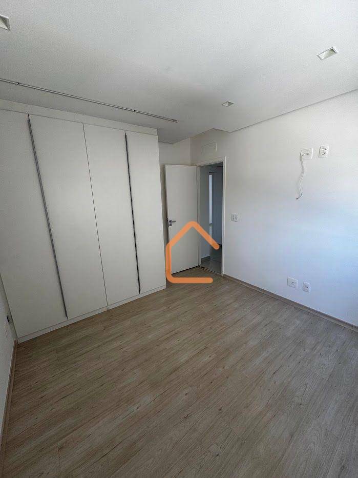 Apartamento para alugar com 3 quartos, 120m² - Foto 11