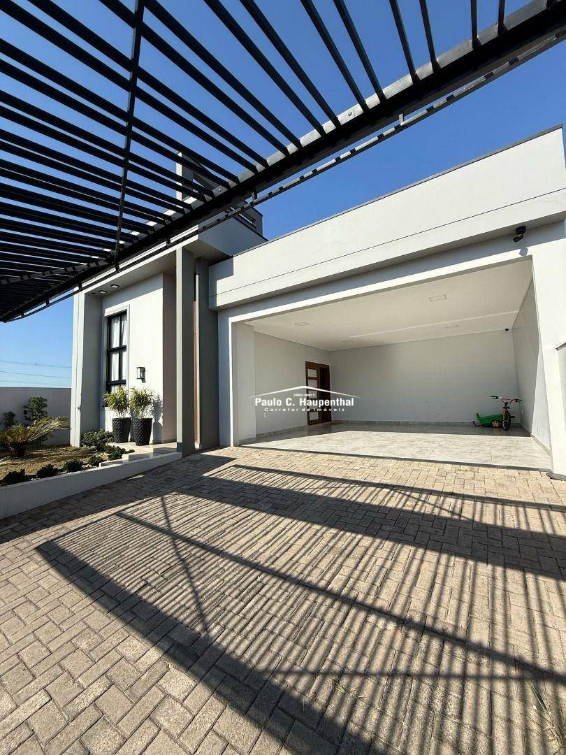 Casa à venda com 3 quartos, 166m² - Foto 2