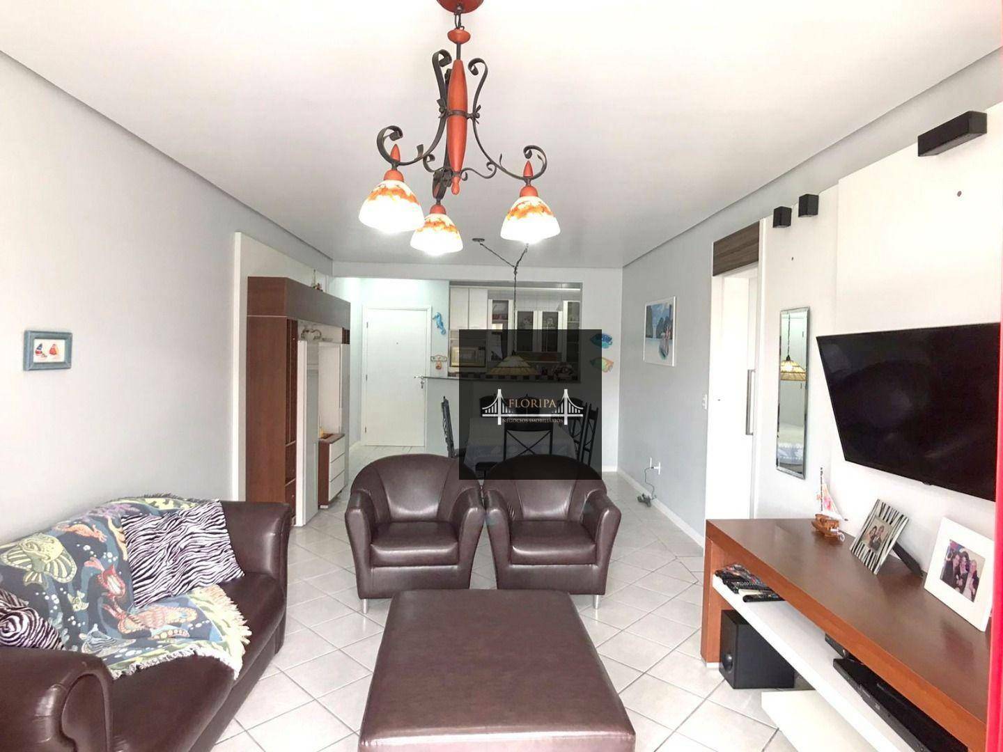 Apartamento à venda com 3 quartos, 97m² - Foto 2