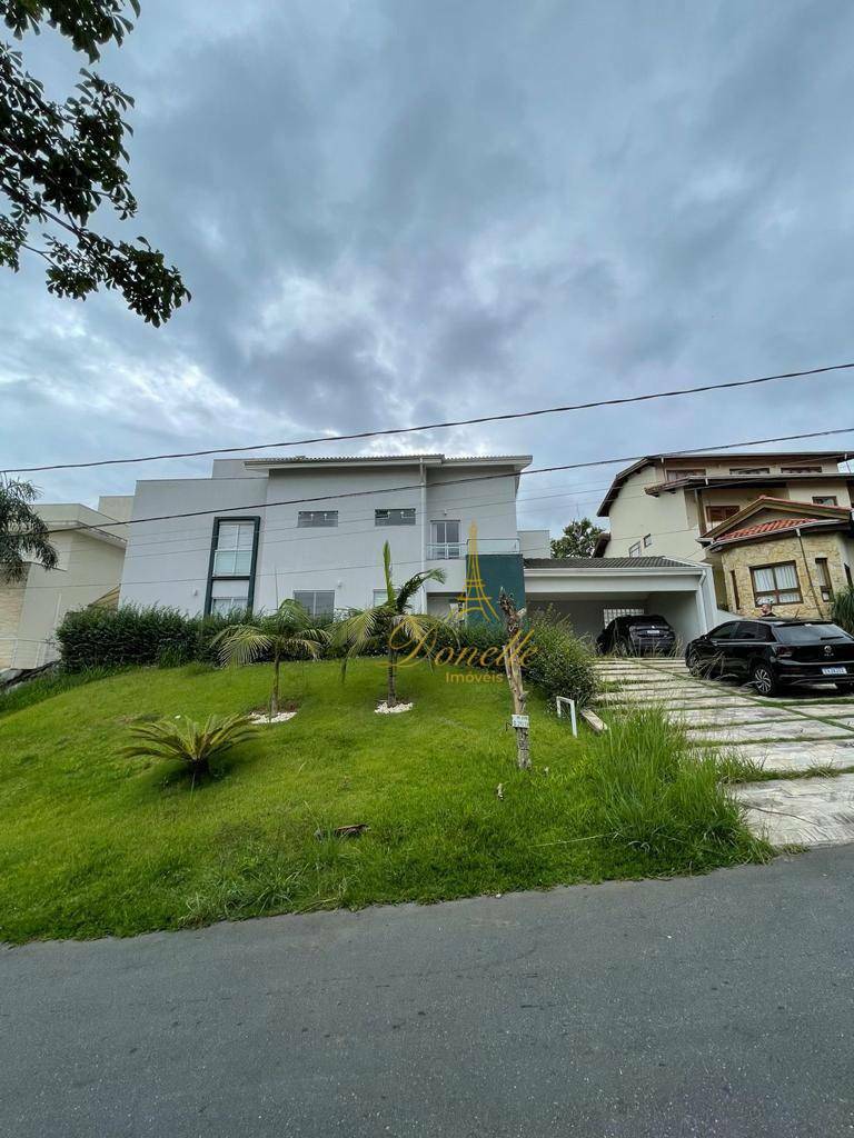 Sobrado à venda com 4 quartos, 320m² - Foto 1