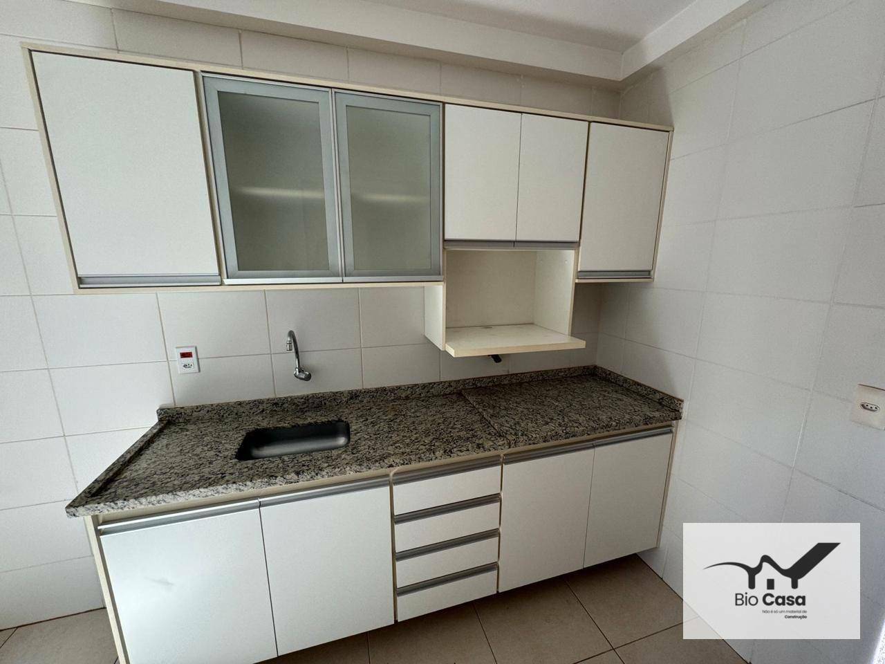 Apartamento à venda com 2 quartos, 66m² - Foto 2