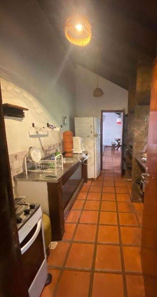 Casa à venda com 4 quartos, 300m² - Foto 16